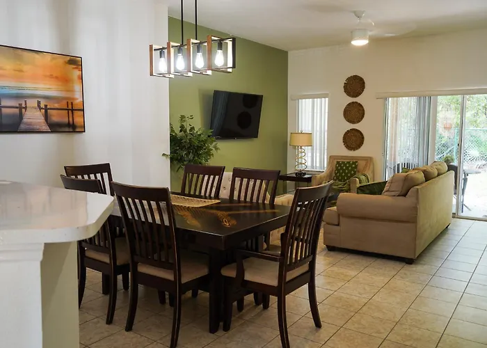 Enchanting Escape 3 Bedroom Minutes From Disney!