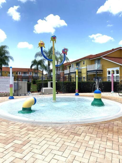 Enchanting Escape 3 Bedroom Minutes From Disney! Apartment *