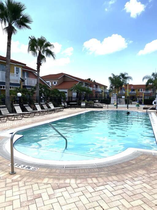 Apartment Enchanting Escape 3 Bedroom Minutes From Disney! Kissimmee