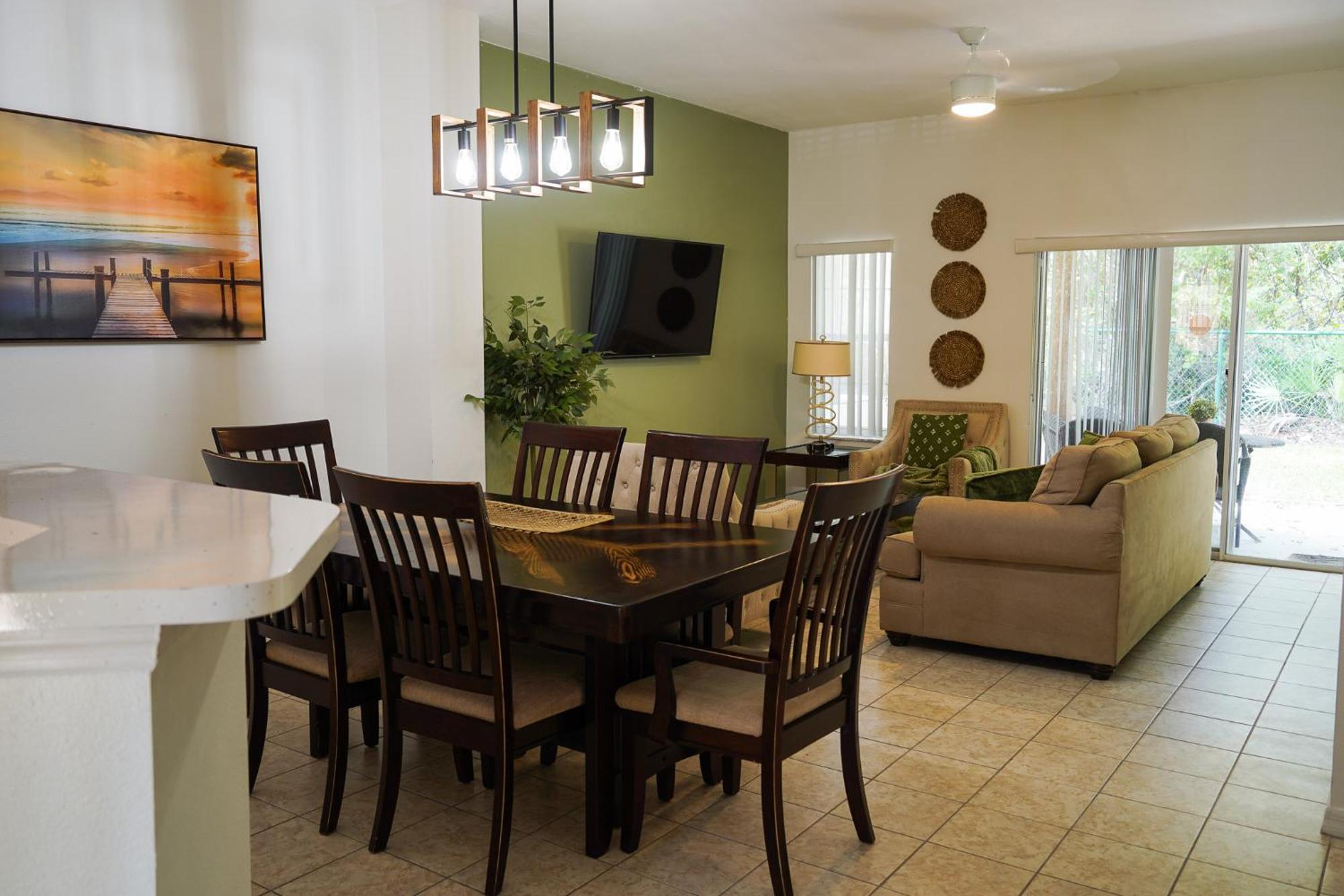 Enchanting Escape 3 Bedroom Minutes From Disney! *
